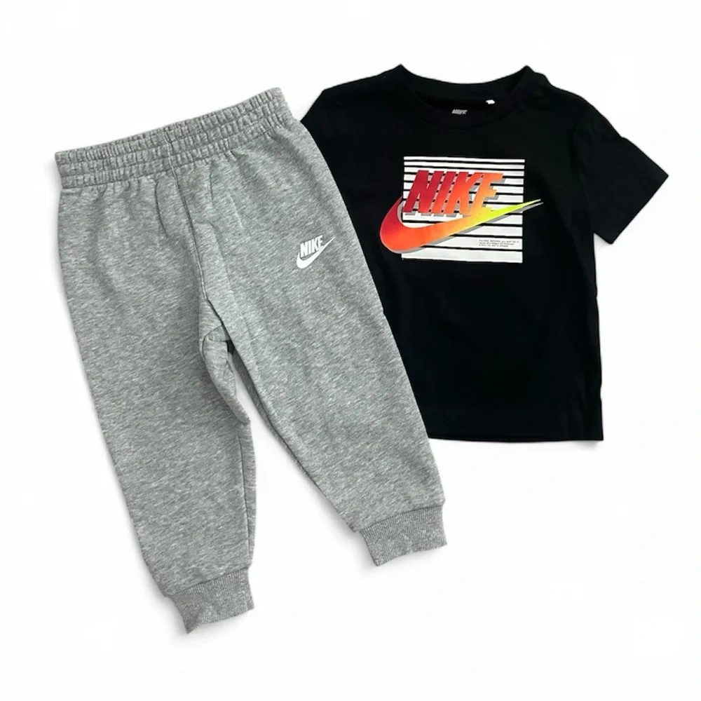 Nike Short Sleeve Logo T-shirt & Grey Jogger Pants Boys Size 3T